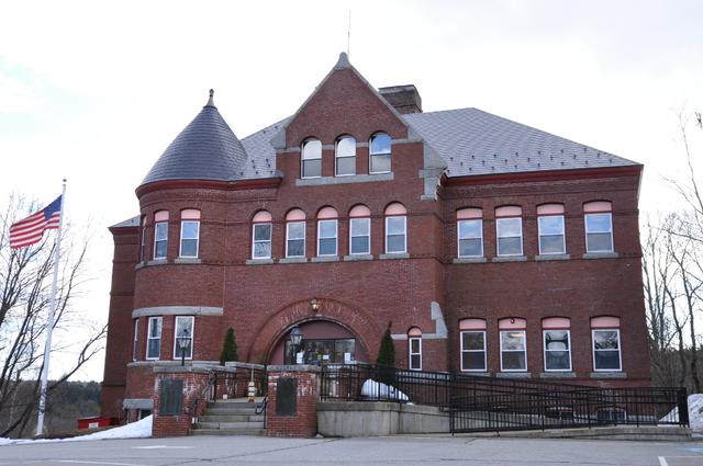 Pittsfield, NH 03263